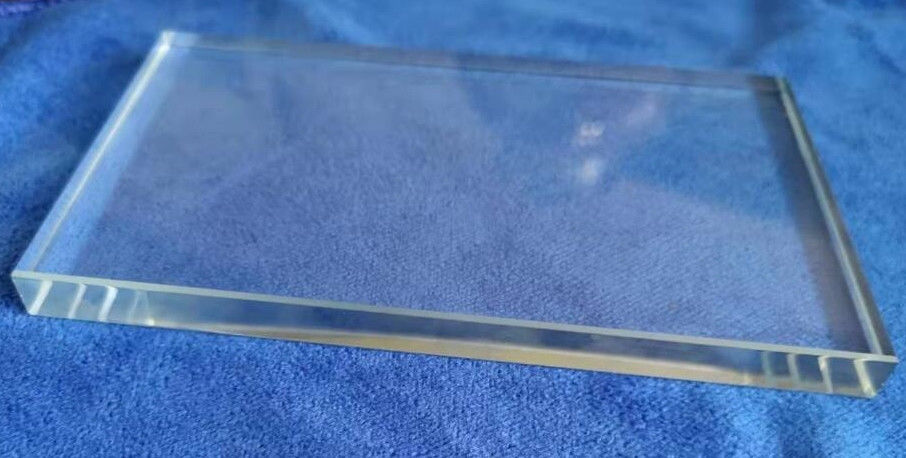 Ultra helder glas met kleurconsistentie voor ramen, deuren en gebouwen.
