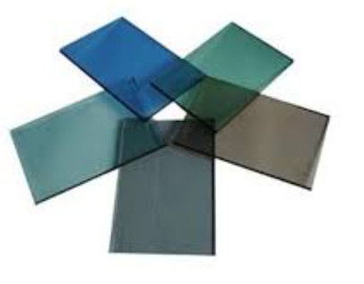 Platte verwerking van gekleurd glas met kleur in donkergroen/donkergrijs/Fordblauw/brons, enz.