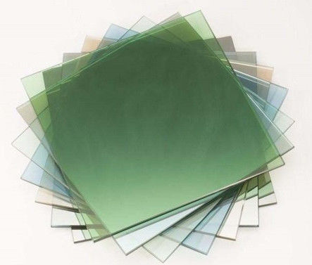 Platte verwerking van gekleurd glas met kleur in donkergroen/donkergrijs/Fordblauw/brons, enz.