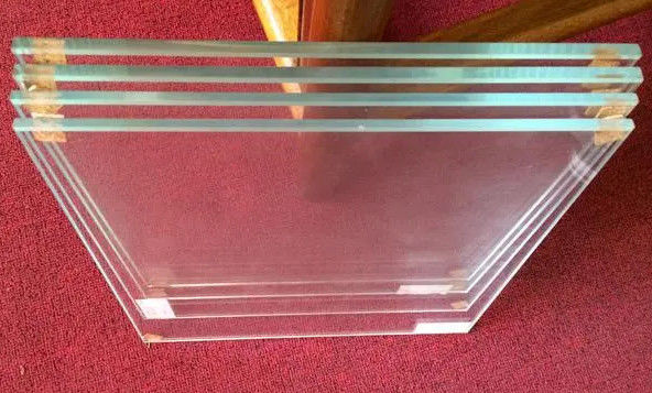 Ultrahelder zwevend glas voor gebouwen, hittebestendigheid ≤ 0,3 mm/m°C en onregelmatig ontwerp