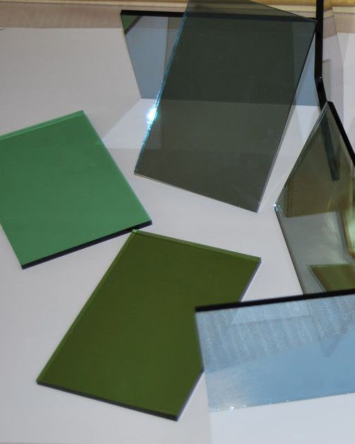 Ontploffingsbestendige reflecterende floatglas voor vensterversiering