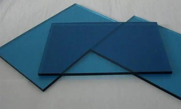 Extra helder laag ijzeren drijvend reflecterend glas gehard