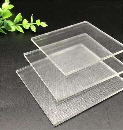 China Factory Hot Sale Extra Clear / Low-Iron Solar Glass 3,2 mm-4,3 mm