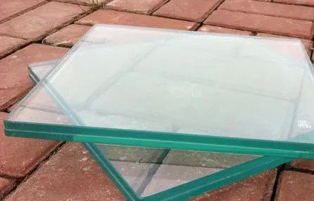 Helder gehard gelaagd glas De optimale keuze voor sterke en kristalhelder bouwmaterialen