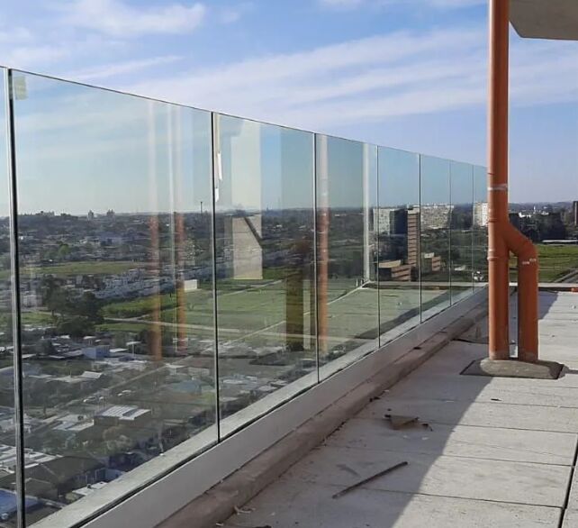 4.38-40.28mm Duidelijk gelaagd gehard gehard PVB/Sgp Veiligheid gegroost zuur gegraveerd geïsoleerd glas, gelaagd glas voor hekrail beveiligingsrail muur