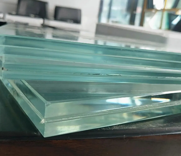 Colored/Tinted/Reflective/Coated/Ultra clear Laminated Glass Safety Glass for Building/Window/Doors/Balustrade/Railing/Shower Room